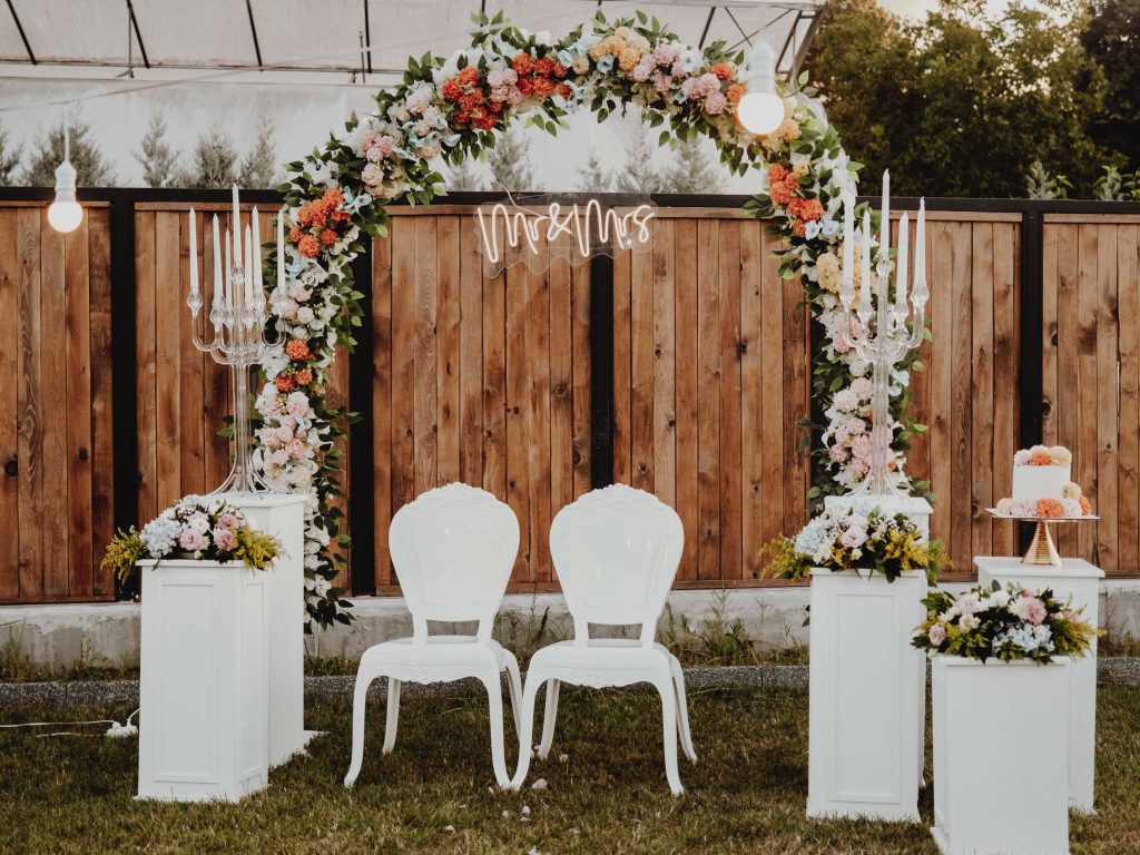 Wedding Arch with Flowers, Wedding flowers, Wedding Florist, Wedding Vendor, Wedding Cake, Wedding, Backyard Wedding